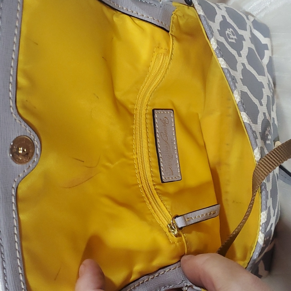 🌟Dooney & Bourke Small Leather Crossbody - Picture 9 of 14